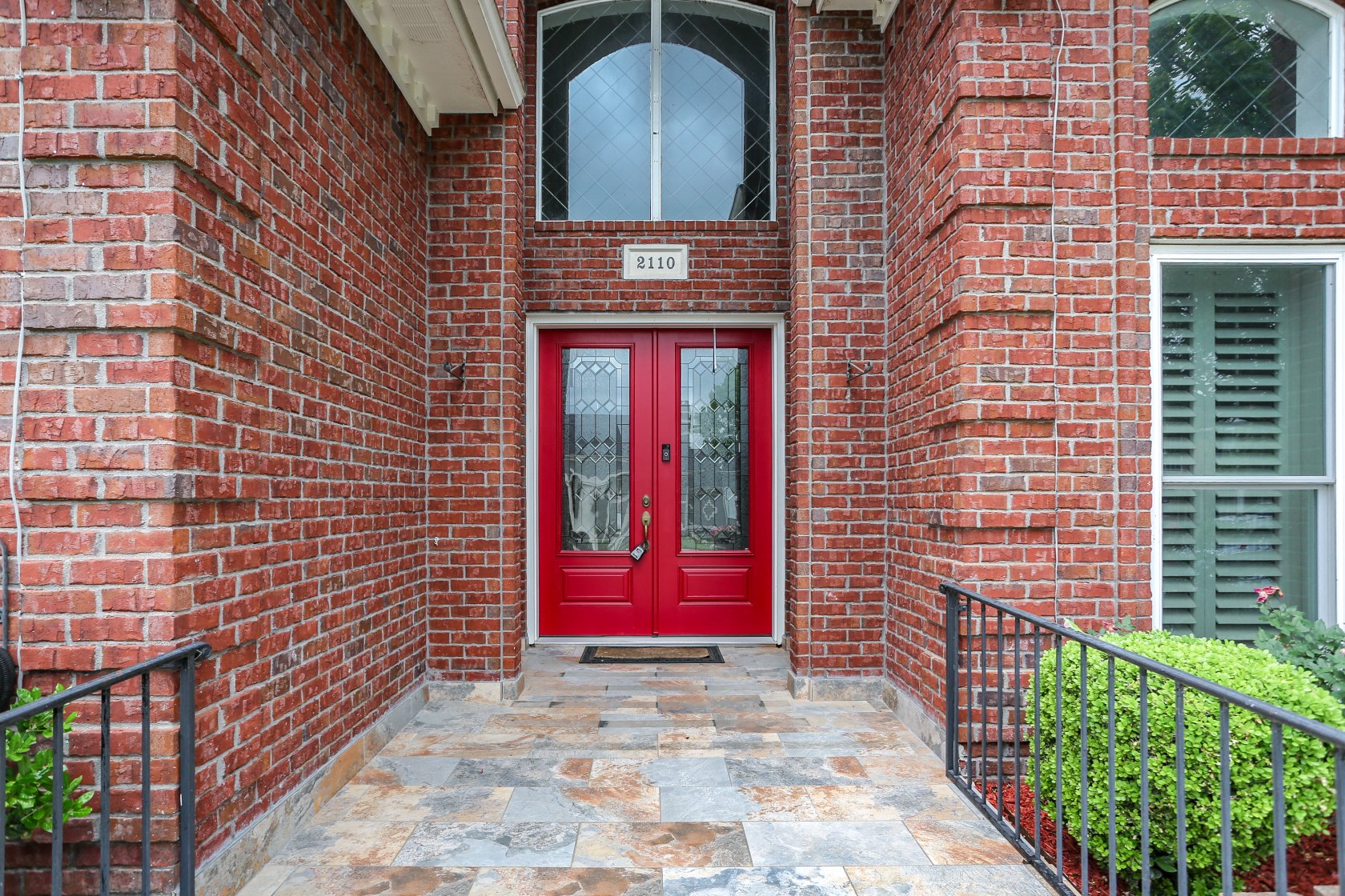 2110 Lakeview Loop