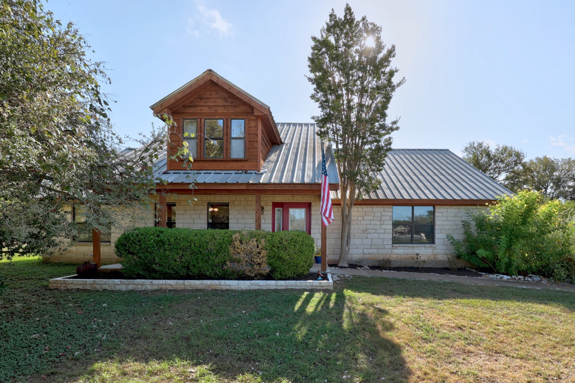 301 Oak Forest Cove
