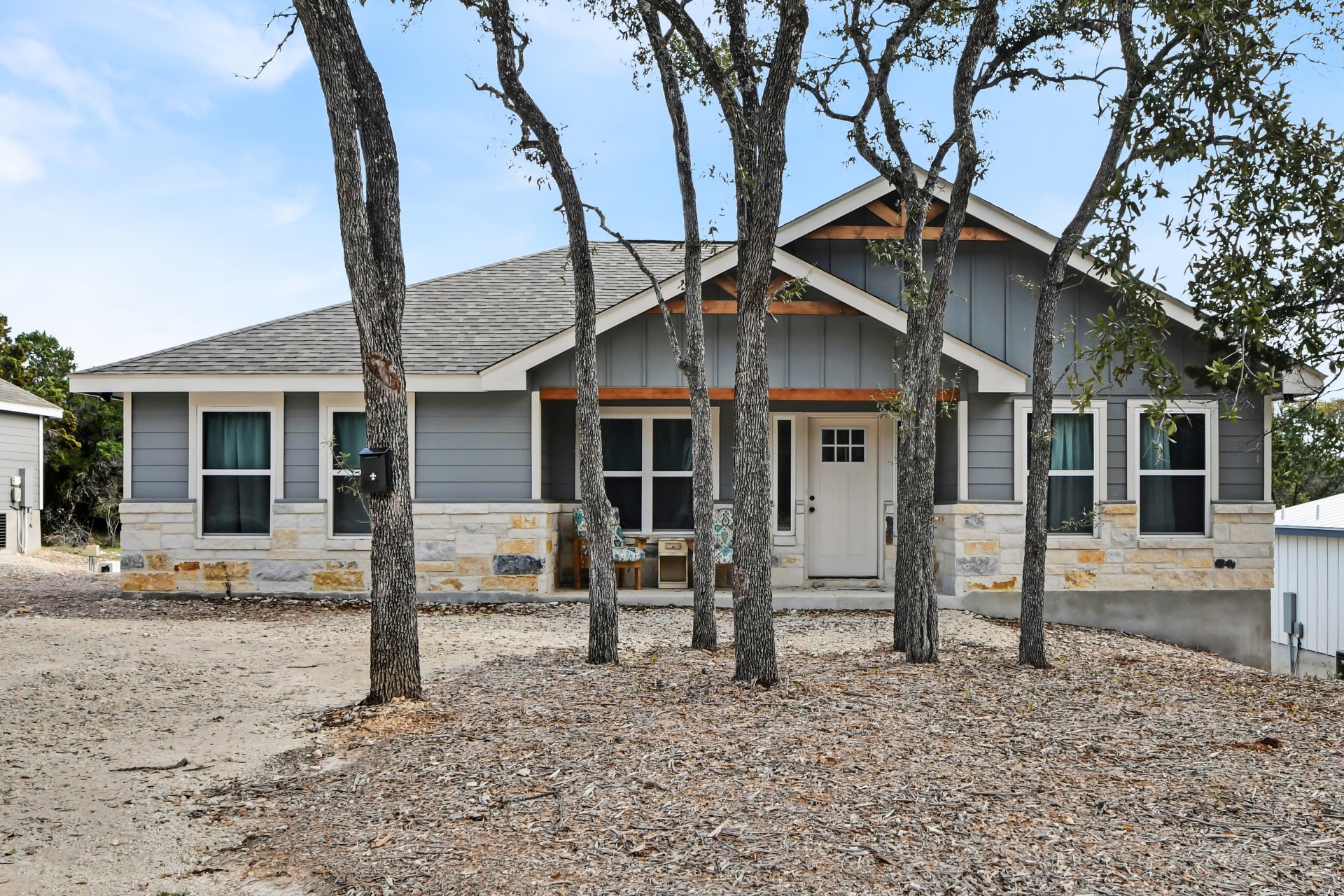 2537 Grandview Forest