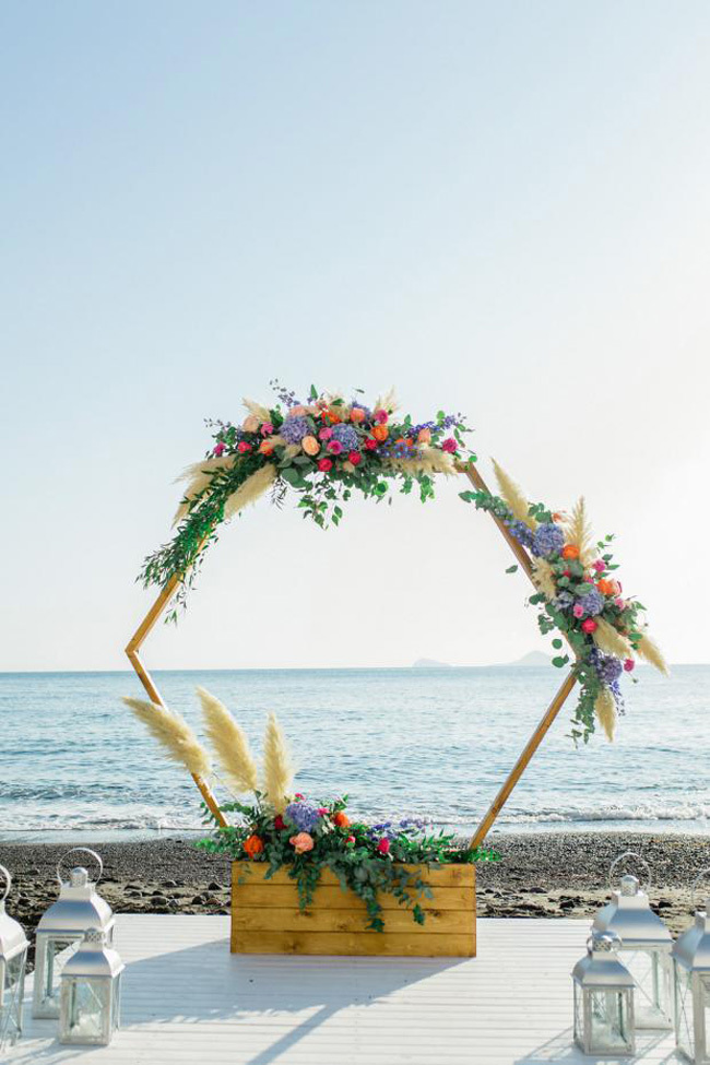 Hexagon wedding ceremony backdrop Hexagon wedding ceremony backdrop