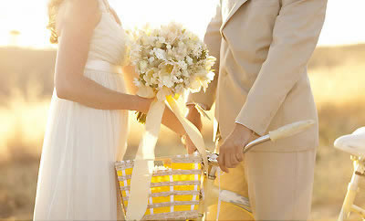 Allyson Magda Photography Bride and groom holding bouquet by Allyson Magda