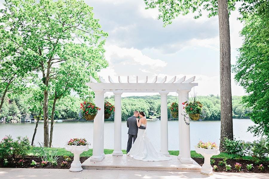 Best of Connecticut Wedding Venues | Venue pictured: The Waterview Best of Connecticut Wedding Venues | Venue pictured: The Waterview