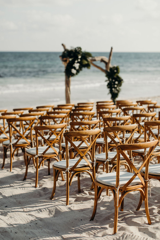 Destination wedding ceremony on the beach | How to pick your venue Destination wedding ceremony on the beach | How to pick your venue