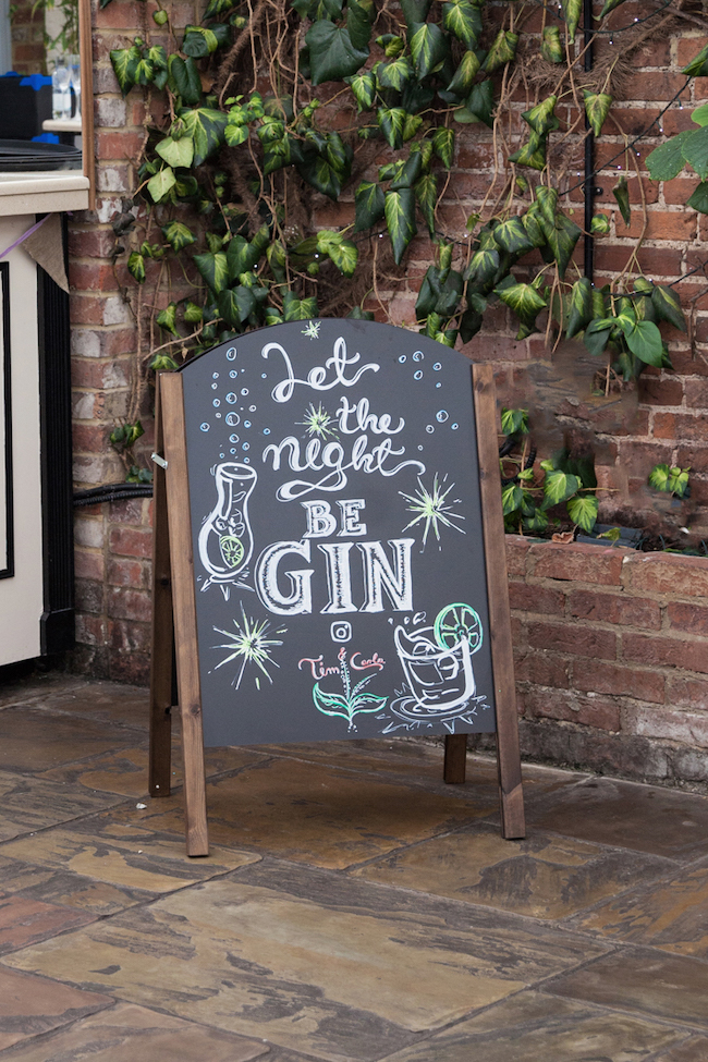 Let the night be GIN | Hilarious Wedding Signs Let the night be GIN | Hilarious Wedding Signs
