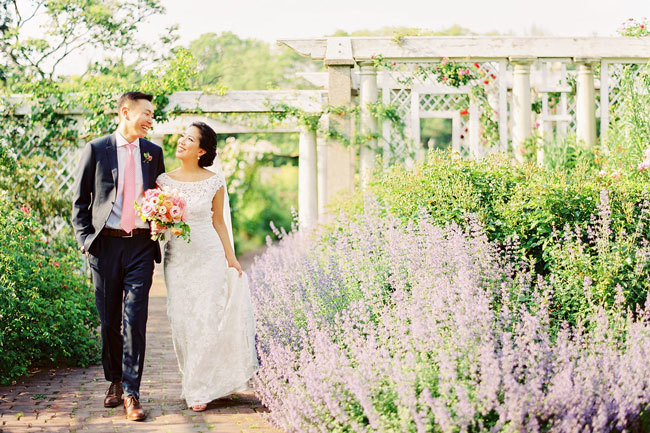 Beautiful wedding surrounded by flowers at Brooklyn Botanic Garden Beautiful wedding surrounded by flowers at Brooklyn Botanic Garden
