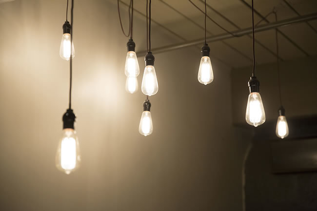 Hanging Edison lights for an industrial-chic wedding Hanging Edison lights for an industrial-chic wedding