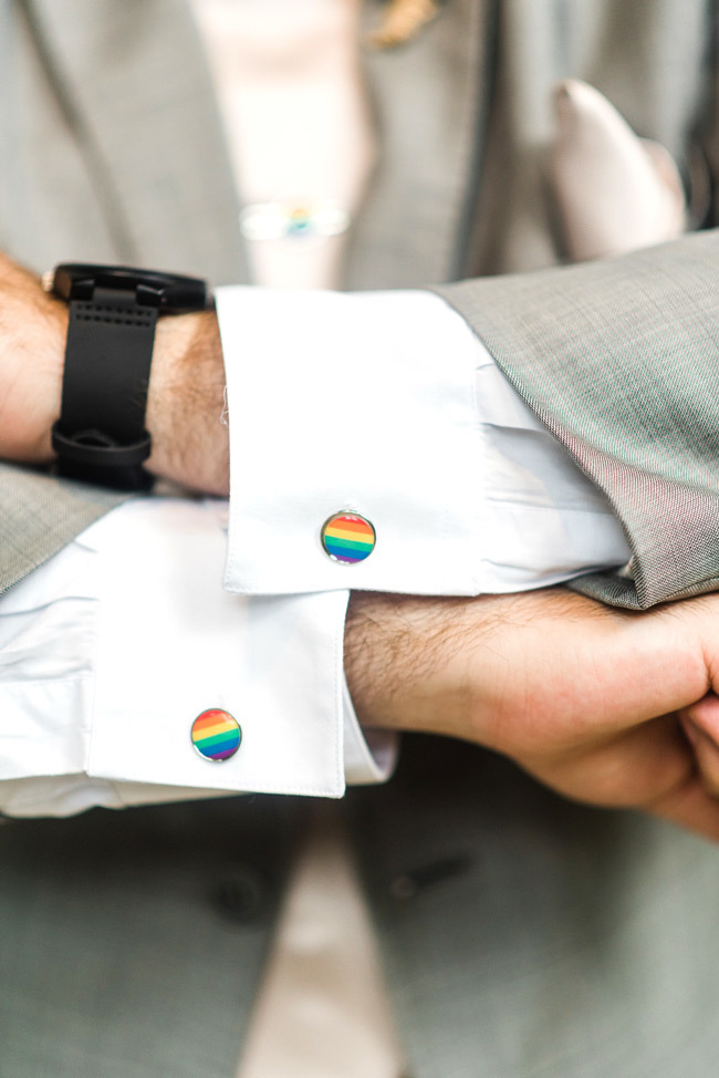 Gay Wedding Ideas | Wear colorful cufflinks Gay Wedding Ideas | Wear colorful cufflinks