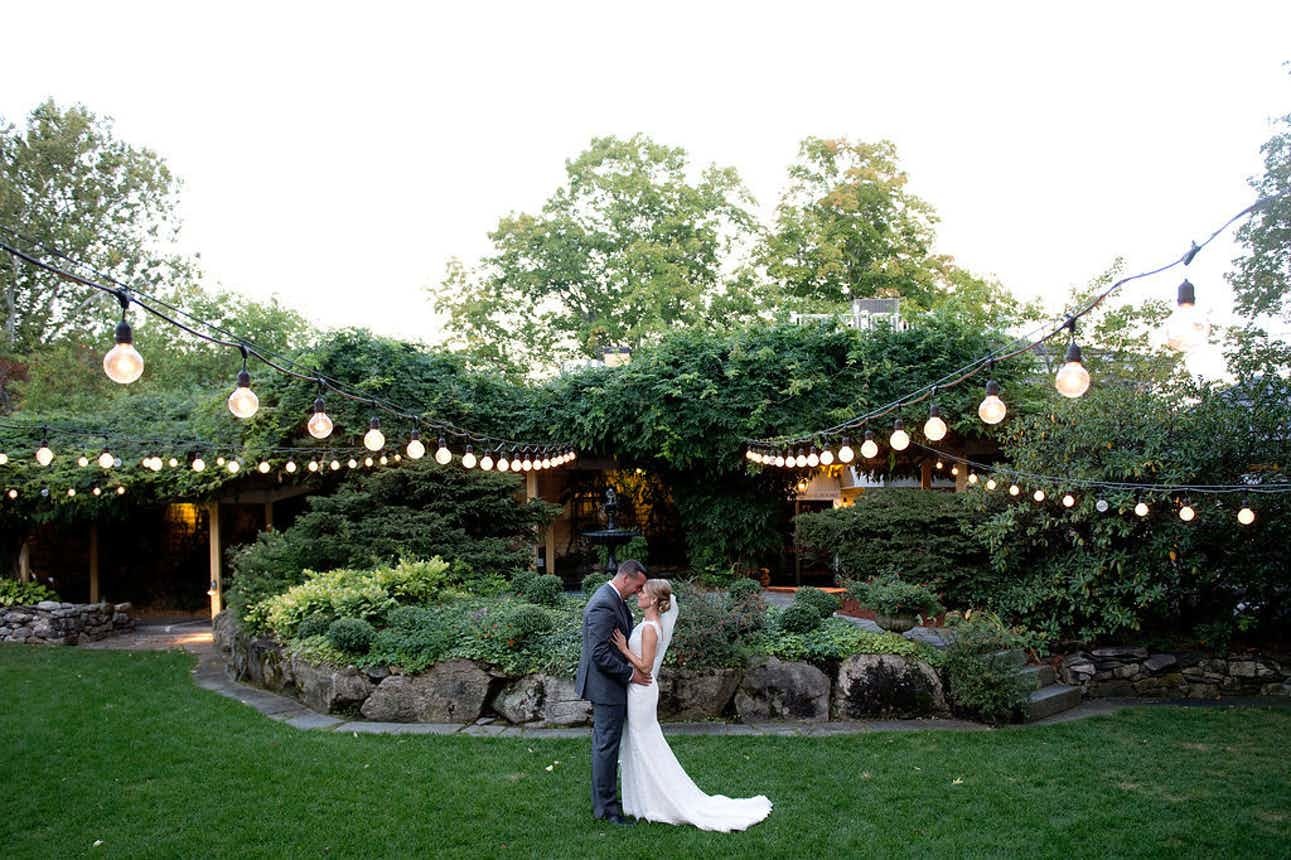 Questions To Ask a Wedding Venue | Pictured: Bedford Village Inn, New Hampshire