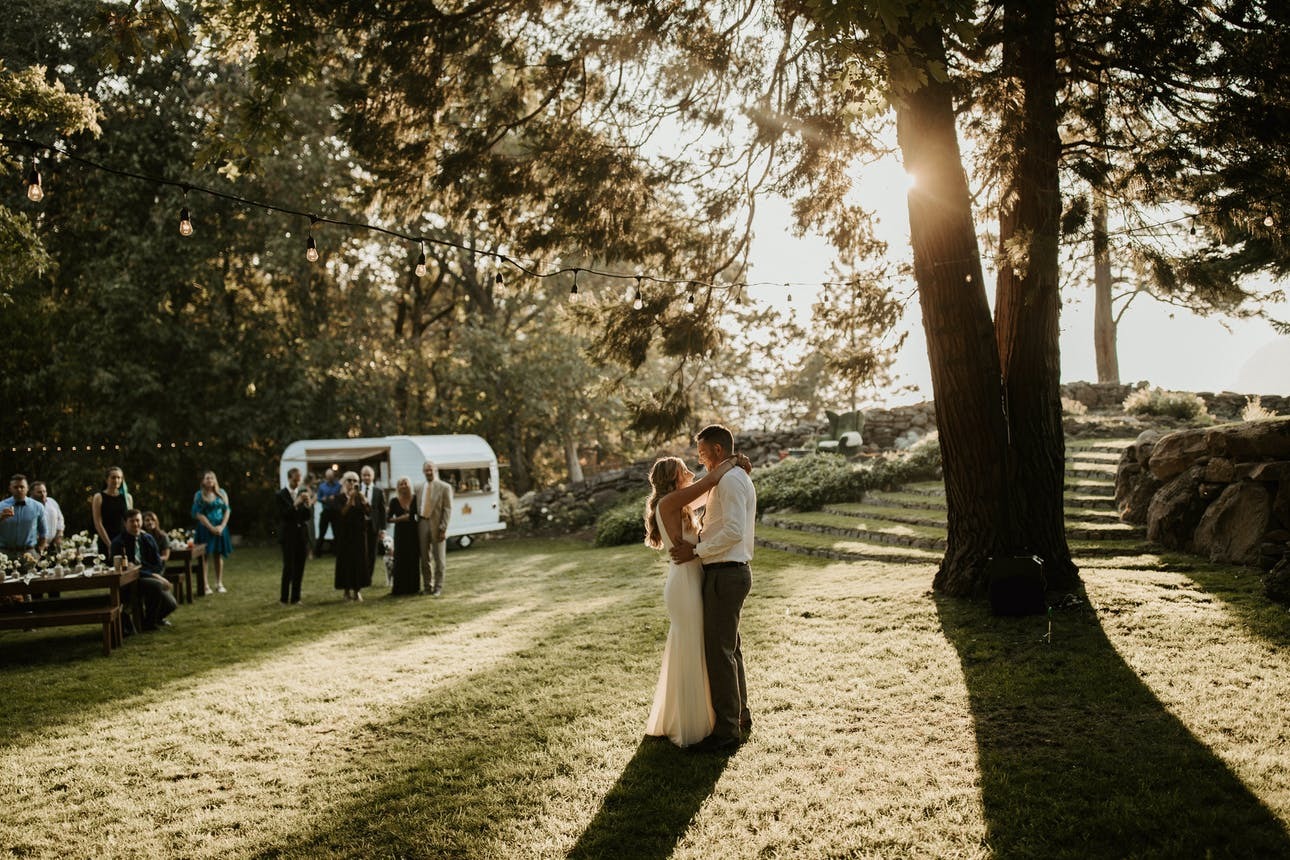 All-in-one wedding venues for ceremony and reception | The Griffin House on the Columbia River Gorge