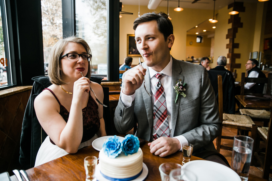 How to plan a wedding in 60 days | Newlyweds enjoying a simple cake How to plan a wedding in 60 days | Newlyweds enjoying a simple cake