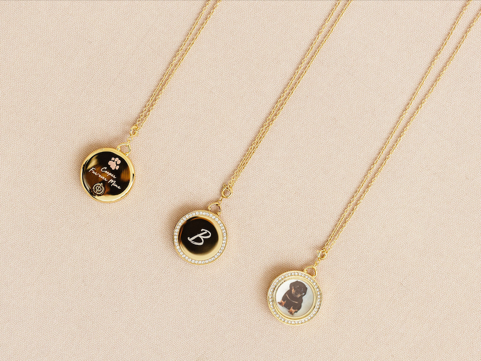 Sincerely Capri Paw Print Pet Locket