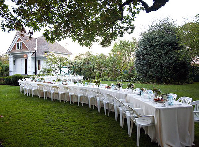 Small Wedding Ideas | S-curve reception table at Deepwood Museum & Gardens in Oregon Small Wedding Ideas | S-curve reception table at Deepwood Museum & Gardens in Oregon
