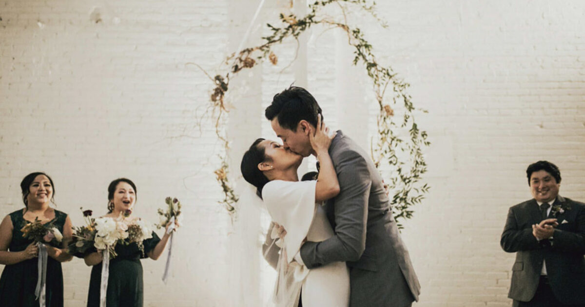 How To Have a Minimalist Wedding | Minimalist Wedding Ideas