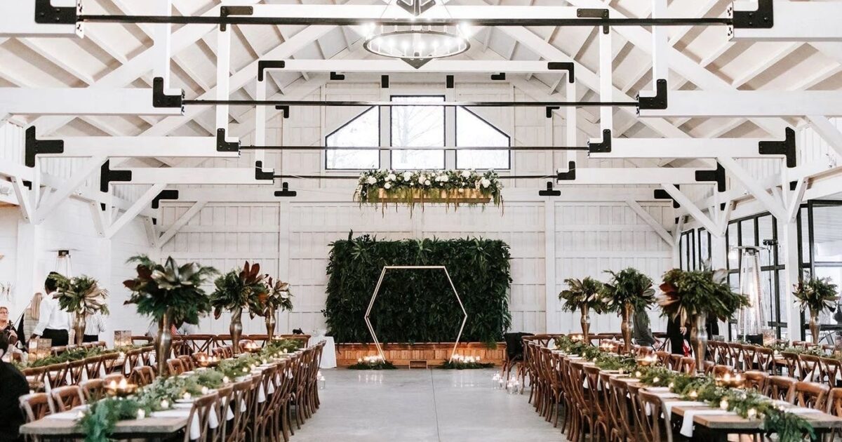 12 Modern Barn Wedding Venues in Georgia See Prices