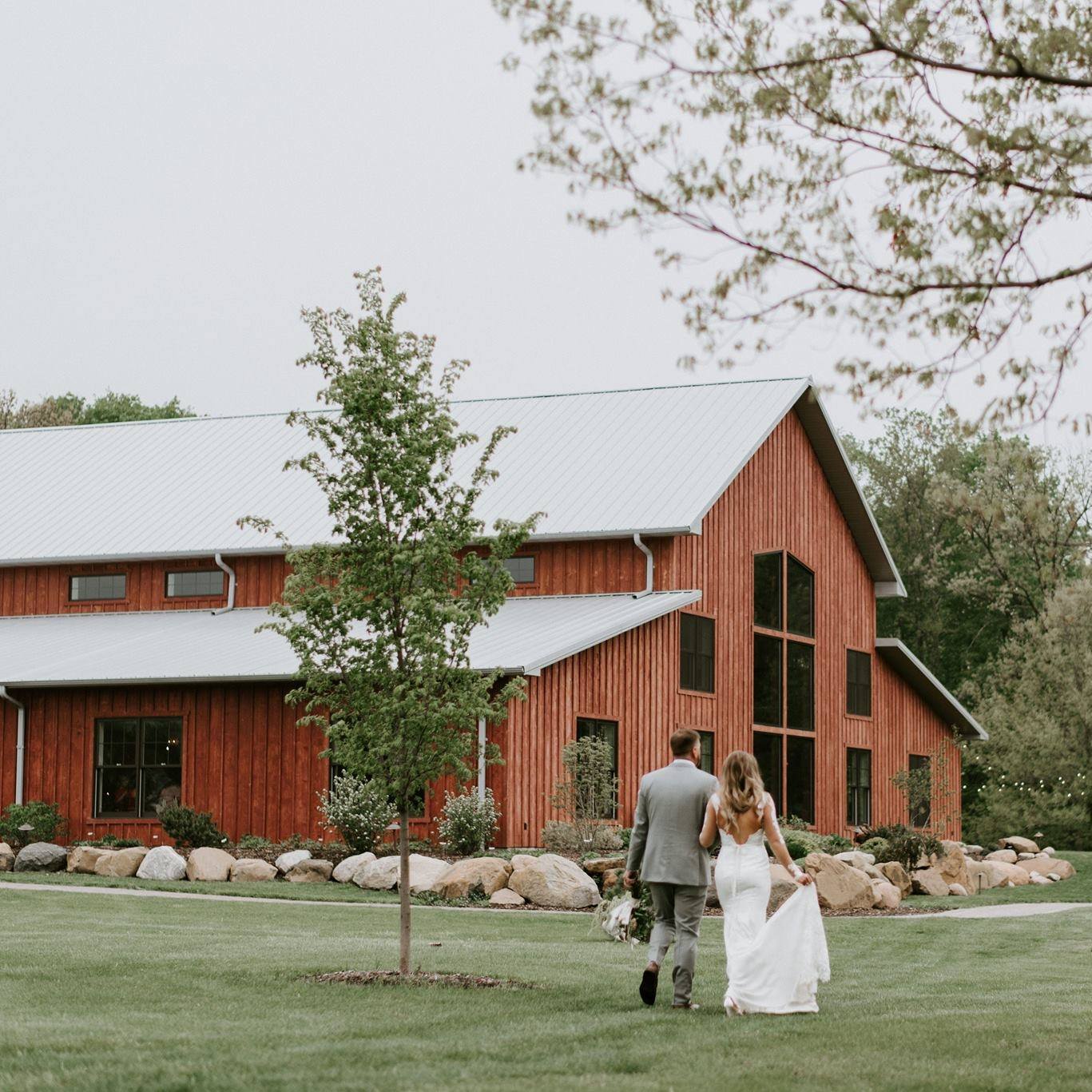 The Barn At Hornbaker Gardens Weddings South Chicago Wedding Venue