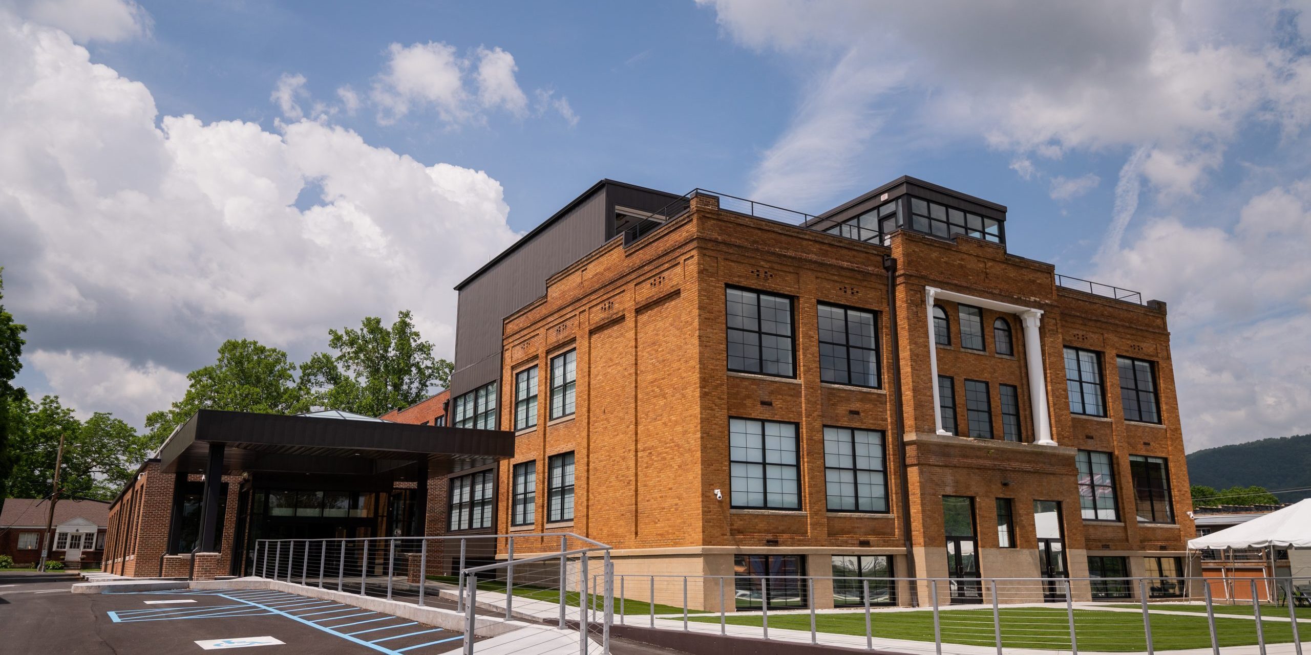 The Schoolhouse Hotel Wedding Venue White Sulphur Spring WV 24986