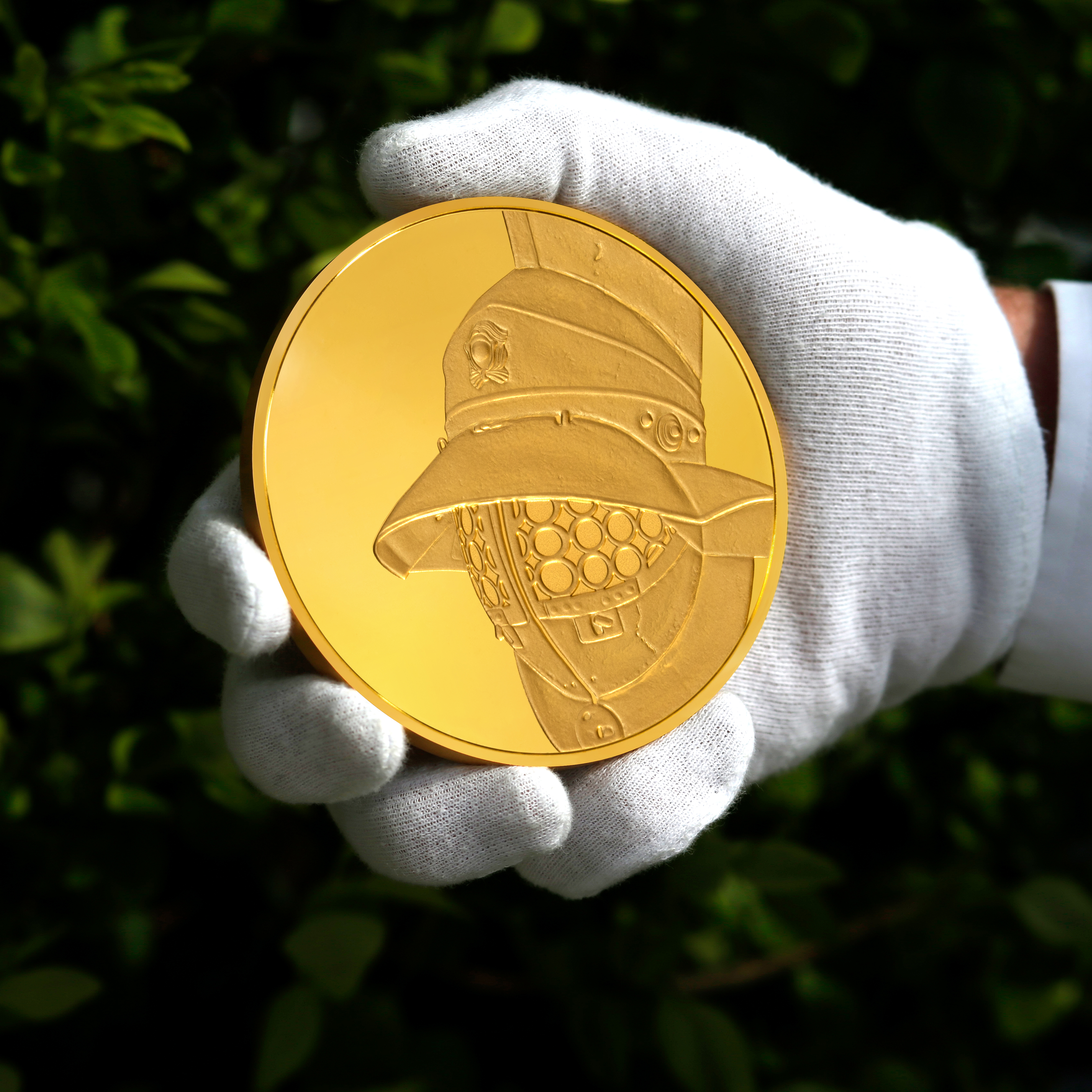 British Museum Roman Gladiator's Helmet Gold 1-kilo Proof