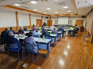 皆さんの日本みつばちの様子はどうですか？