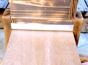 巣門にステンレス金具を見かけますが、夏暑くならないでしょうか。