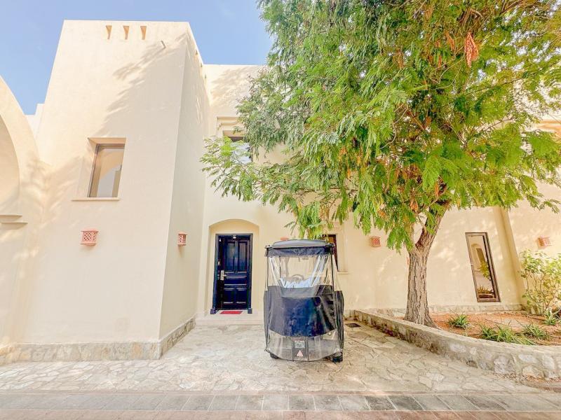 Furnished Villa | 2 Bedrooms in Cove Rotana - Large Image 3