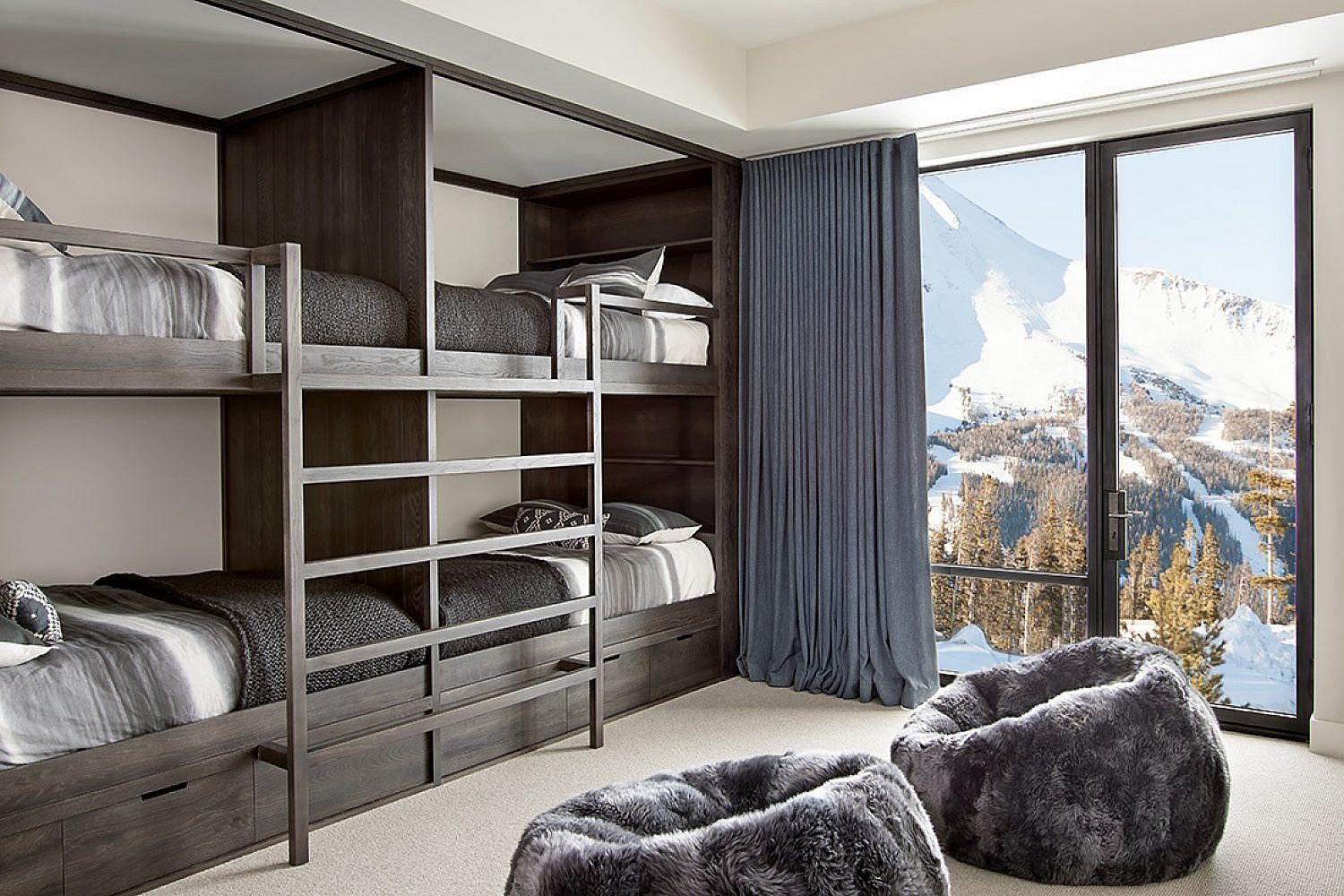 Modern Patriot0217 Bedroom03
