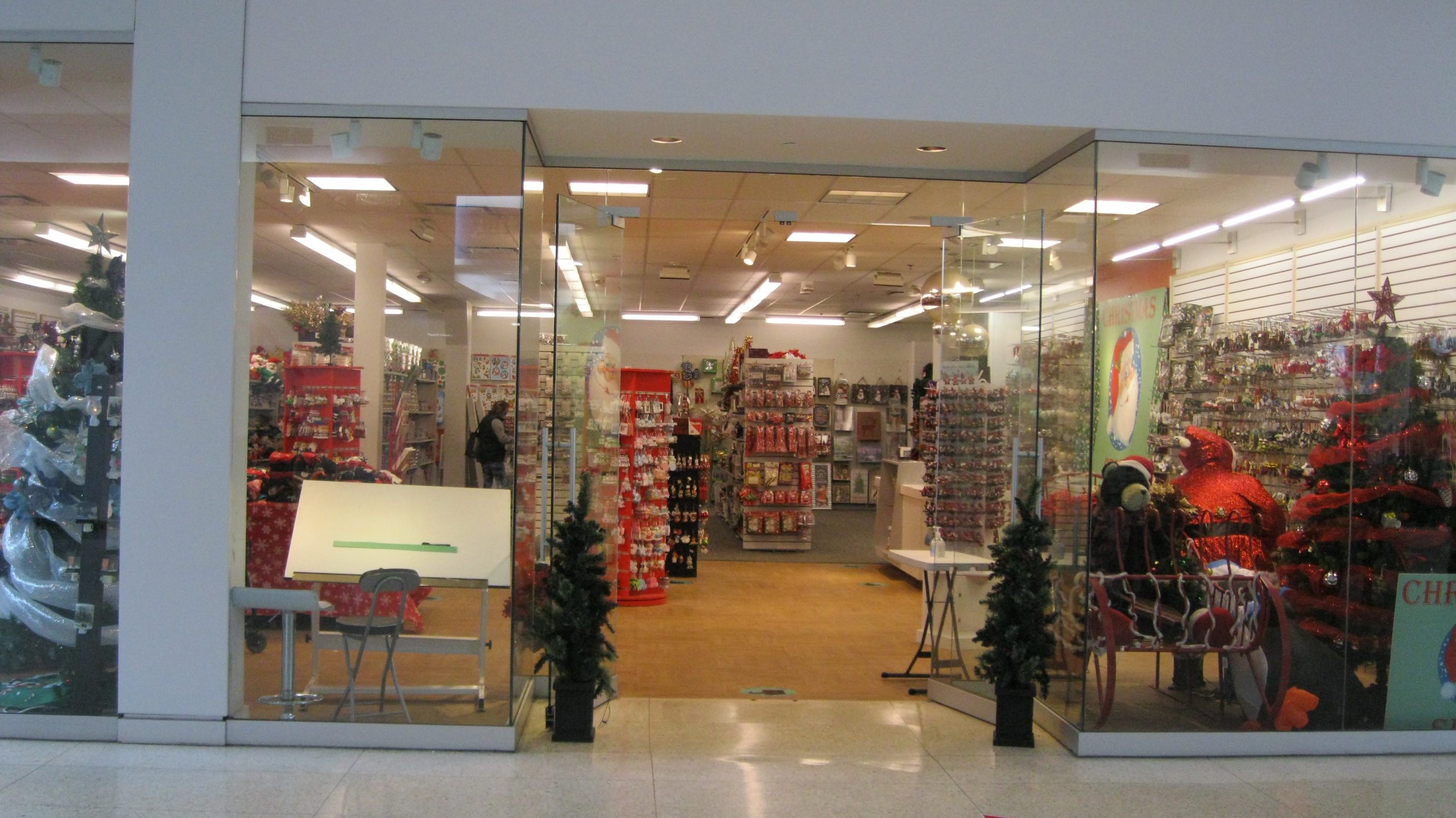 Christmas Spirit Store Entrance at Lynden Park Mall