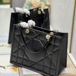Dior Medium Dior Essential Tote Bag Black For Women 14.7in/37cm M8721OZVJ_M900