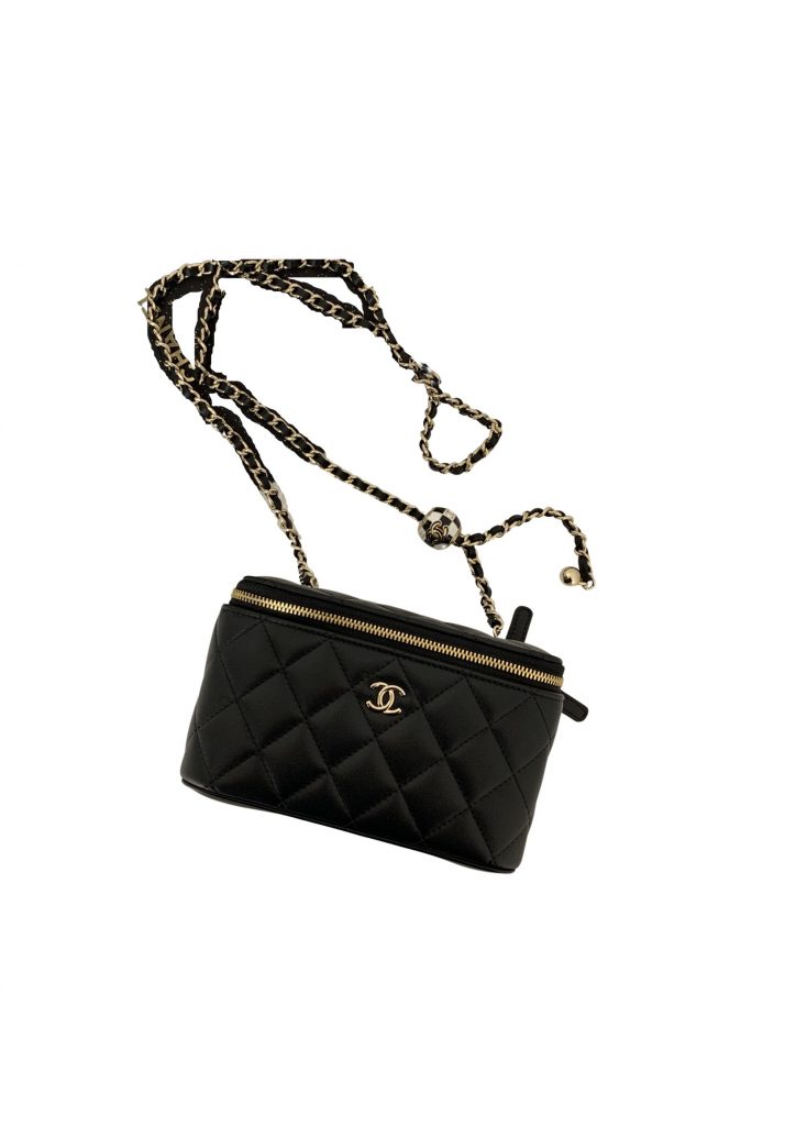 Vanity With Chain
