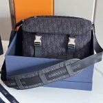 Christian Dior Explorer Messenger Bag Black For Women‎ 12in/31cm CD 11ESME061YKY_H27E