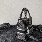 Dior Medium Lady D-Lite Bag Black For Women 9.5in/ 24cm M0565BRHZ_M911