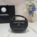 Chanel Caviar Quilted Mini Small Top Handle Bag White/Black For Women 16cm / 6.3in