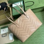 Gucci Casual Style Logo Totes Cream/Black For Women 38.5cm / 15.1in 739684 DAAAH 2754