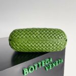 Bottega Veneta Small Clicker Shoulder Bag Cream/Green For Women 27cm / 10.6in 730968V01D13150