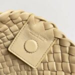 Bottega Veneta Small Clicker Shoulder Bag Cream/Green For Women 27cm / 10.6in 730968V01D13150