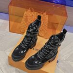 Louis Vuitton Laureate Platform Desert Boot Black For Women 1AC7M0