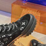 Louis Vuitton Laureate Platform Desert Boot Black For Women 1AC7M0