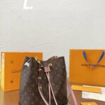 Louis Vuitton NeoNoe MM Brown For Women 26cm / 10.2in M44022