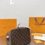 Louis Vuitton NeoNoe MM Brown For Women 26cm / 10.2in M44022