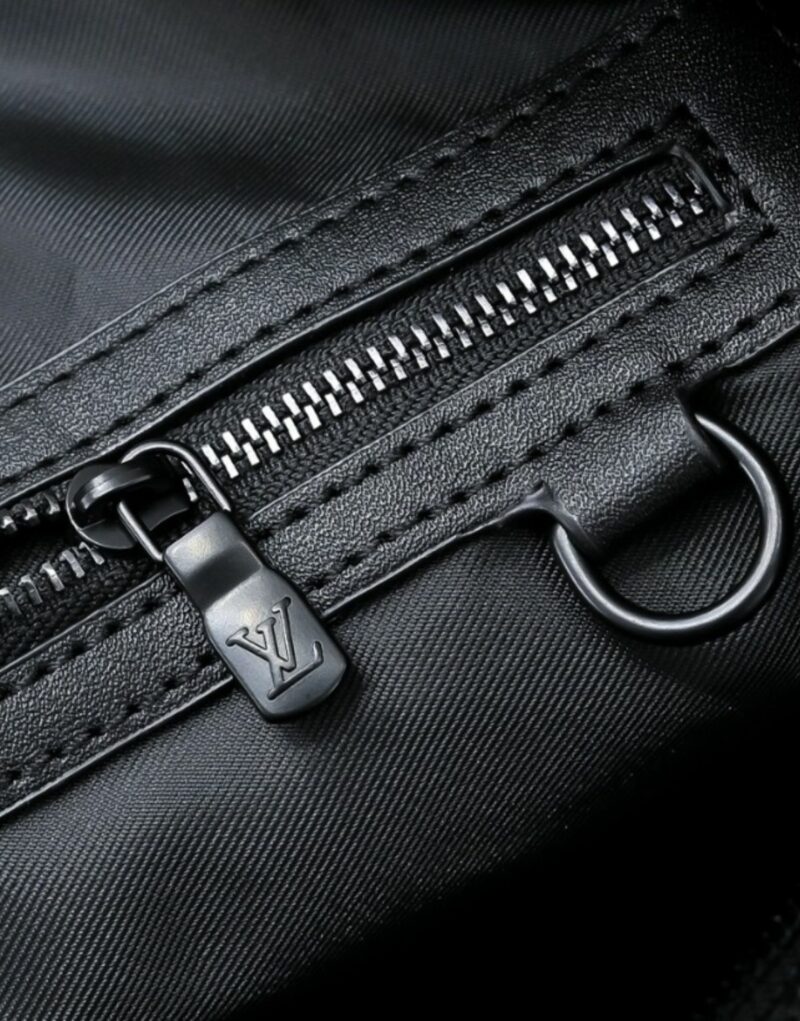 Louis Vuitton Keepall Bandoulière 50 Monogram Shadow For Men 19.7in/50cm M44810