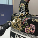 MEDIUM LADY D-LITE BAG Black Multicolor Dior Jardin Botanique Embroidery - M0565ORZB_M911