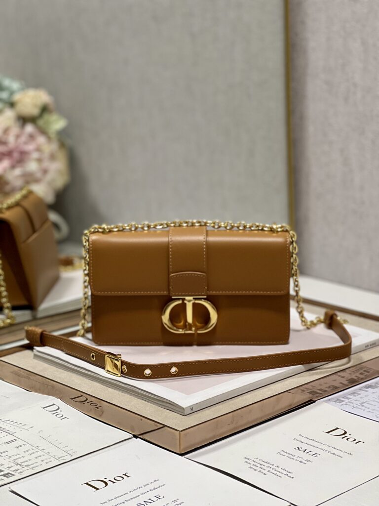 Christian Dior 30 Montaigne East West Bag With Chain