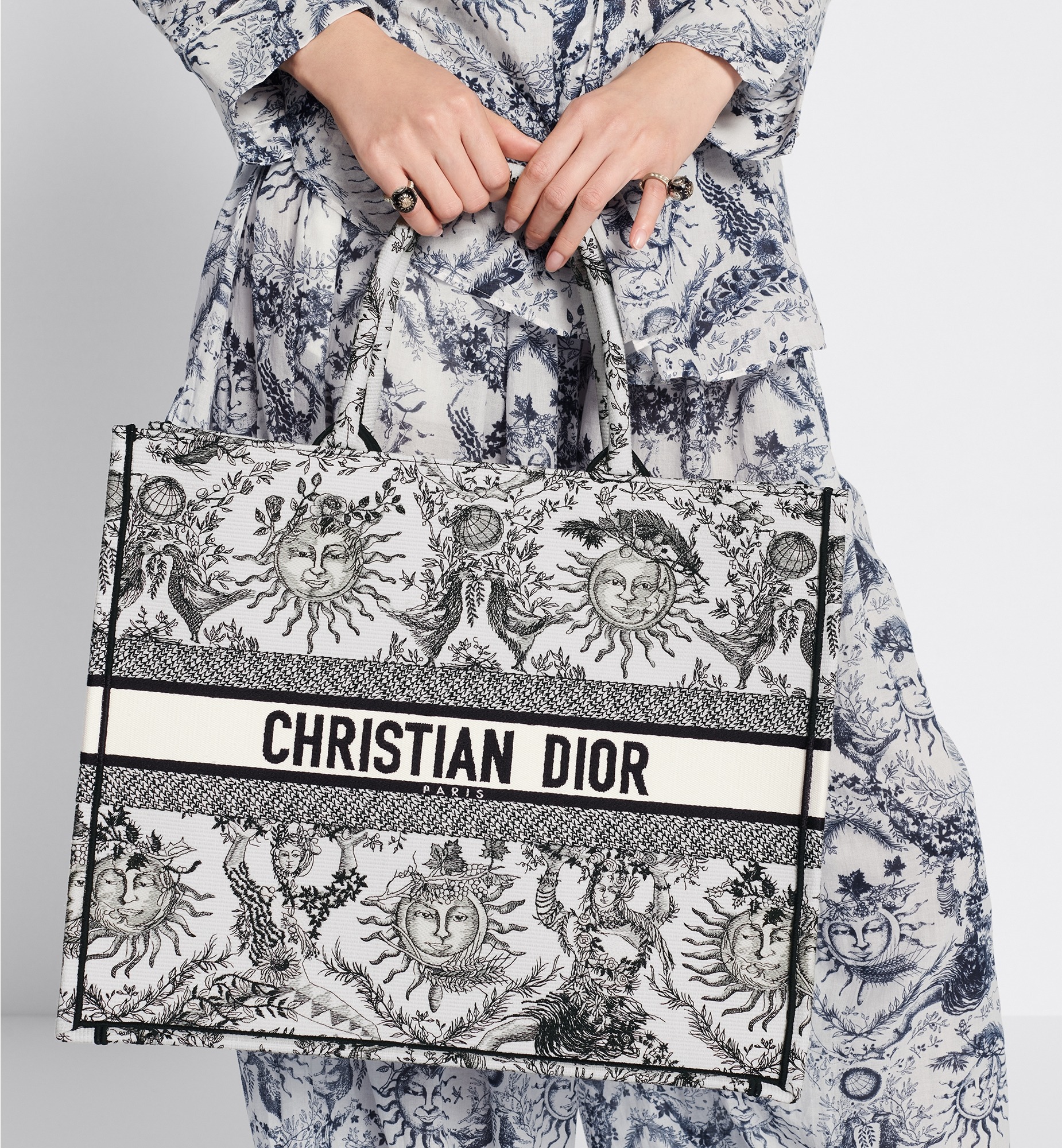 Christian Dior Large Dior Book Tote Bag White And Black For Women M1286ZECQ_M911 - 42 Cm/ 16.5 Inches