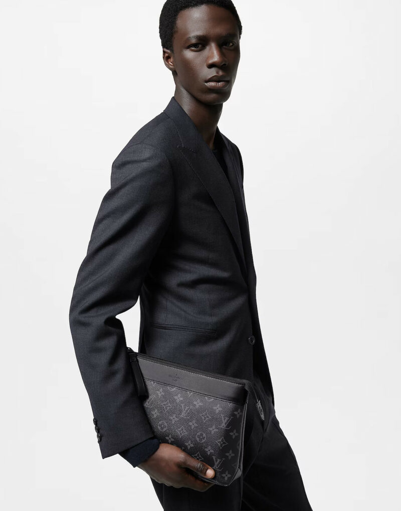 Louis Vuitton Pochette Voyage Souple Black Bag For Men 11.2in/30cm M82543
