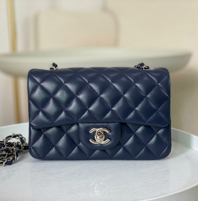 Chanel Classic Handbag Navy Blue For Women, Women’s Bags, Shoulder And Crossbody Bags 10.2in/20cm A01112