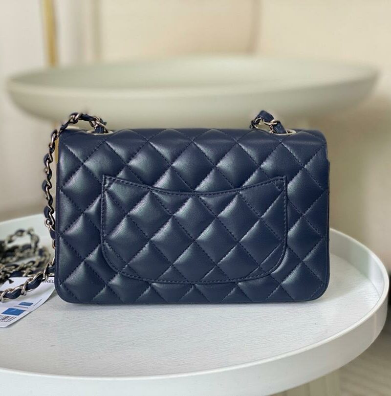 Chanel Classic Handbag Navy Blue For Women, Women’s Bags, Shoulder And Crossbody Bags 10.2in/20cm A01112