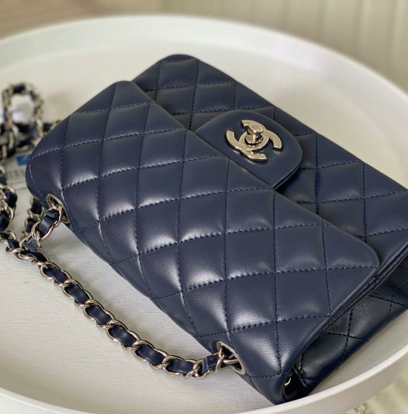 Chanel Classic Handbag Navy Blue For Women, Women’s Bags, Shoulder And Crossbody Bags 10.2in/20cm A01112