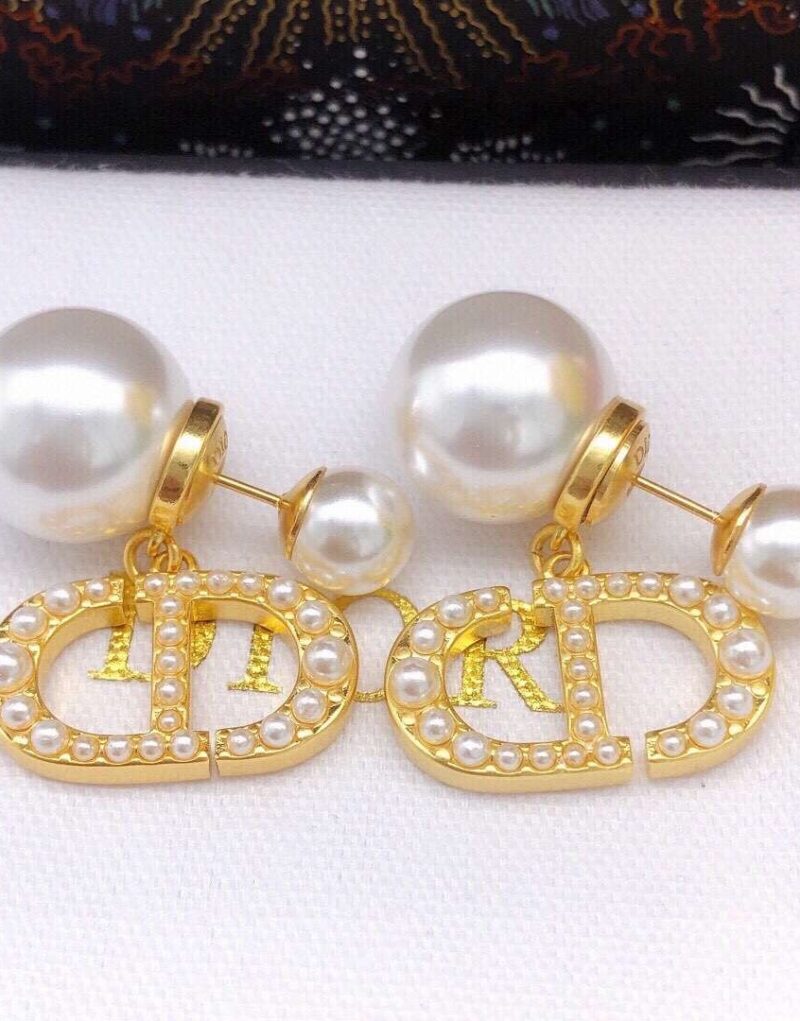 Special Set Dior: Medium Nolita Bag + Rice Grain CD Letter Earrings