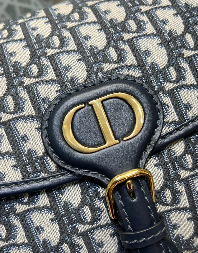 Special Set Dior: Medium Bobby Bag + Monogram Mini Earrings