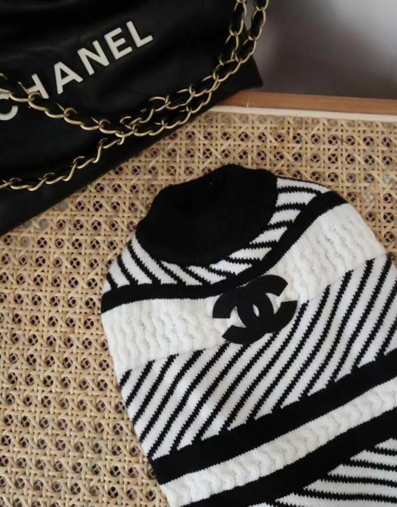 Chanel Sweater Black/White For Pet