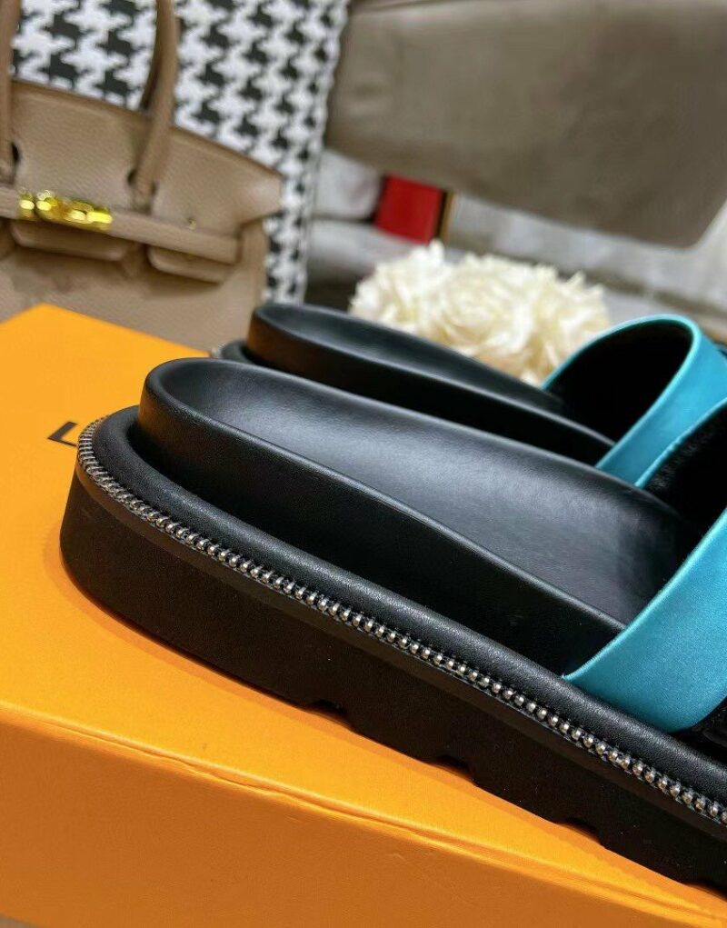 Louis Vuitton Women's Pool Pillow Flat Comfort Mule Blue For Women LV